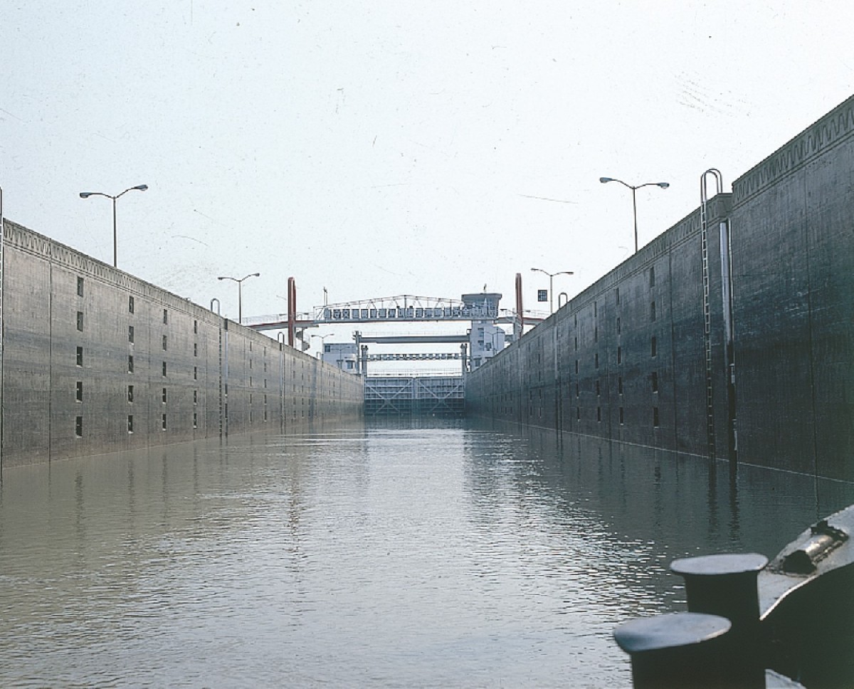 京杭運(yùn)河淮陰三線(xiàn)船閘工程